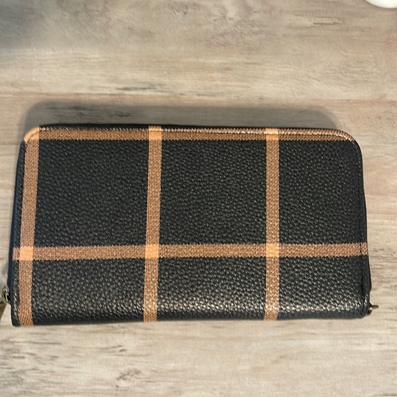 thirty-one Handbags - •Thirty-One all about the Benjamins wallet•